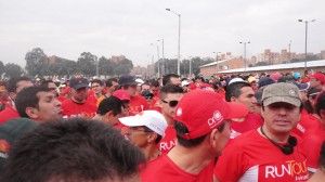 Al fondo se ve los miles de corredores.