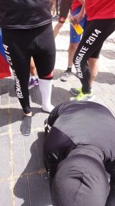 Me están aplicando el sello en la pierna